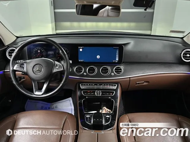 Mercedes-Benz E-Class 2016 thumb 6