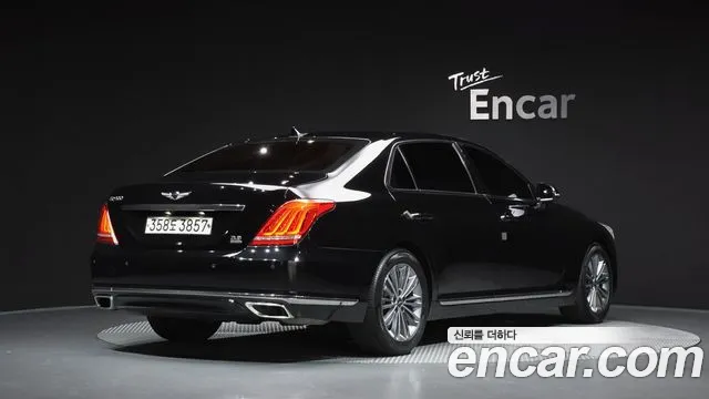 Genesis G90 2017 thumb 3