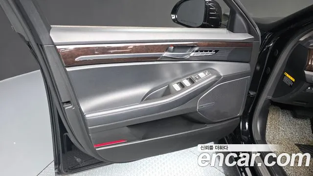 Genesis G90 2017 thumb 10