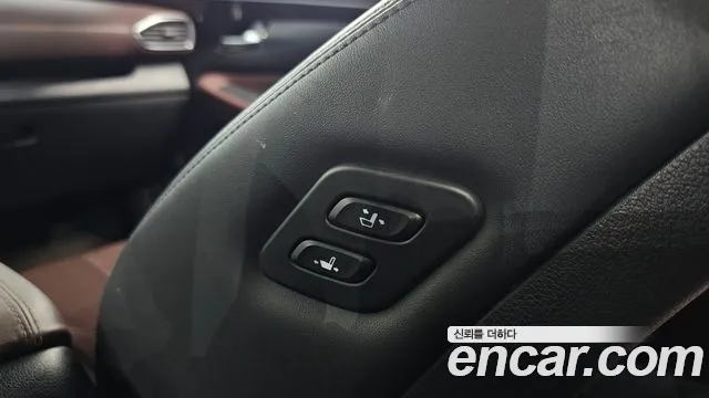 Hyundai Santa Fe 2018 thumb 4