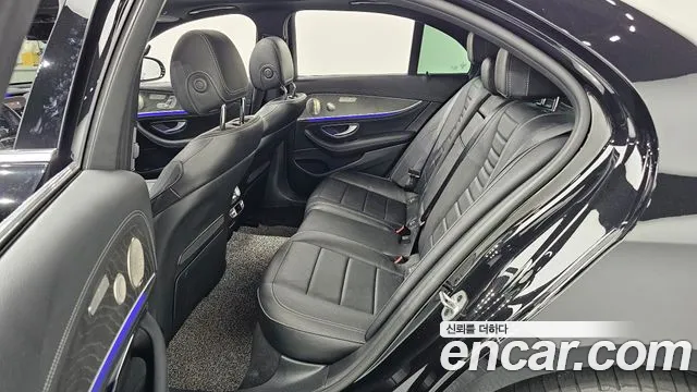 Mercedes-Benz E-Class 2022 thumb 12