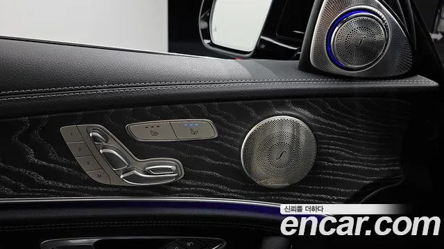 Mercedes-Benz E-Class 2022 thumb 11