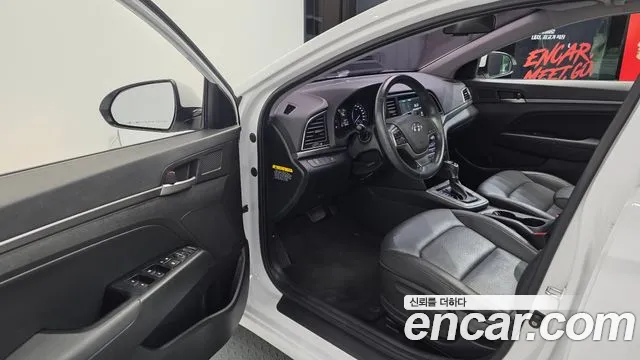 Hyundai Avante 2017 thumb 11