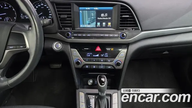 Hyundai Avante 2017 thumb 8