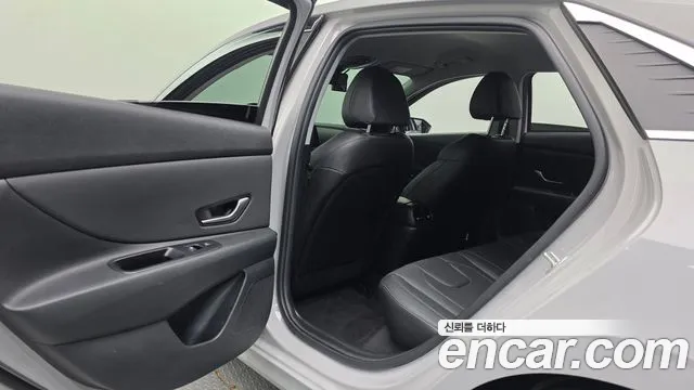 Hyundai Elantra 2020 thumb 2