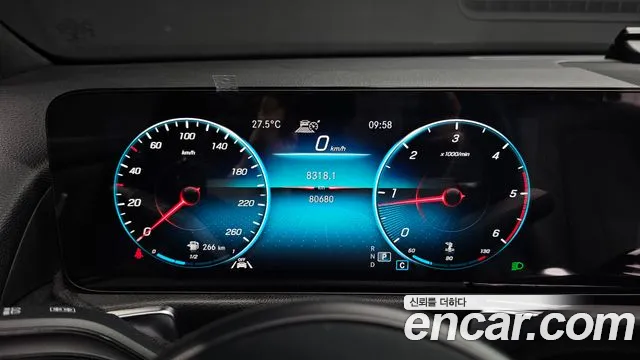 Mercedes-Benz GLB 2021 thumb 9