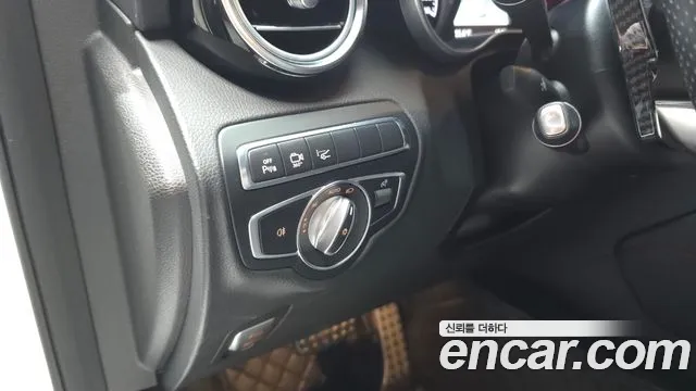 Mercedes-Benz GLC 2018 thumb 12