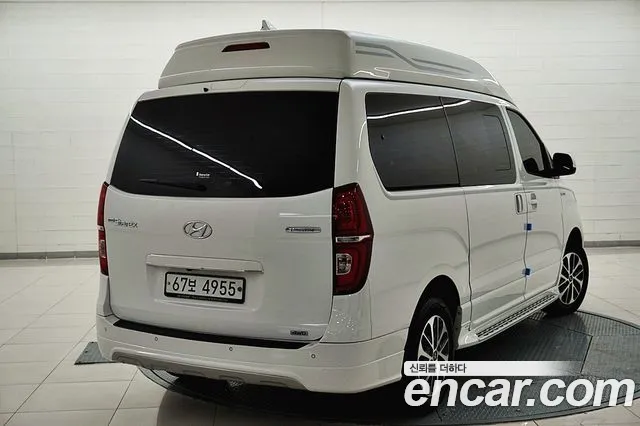Hyundai Staria 2019 thumb 5