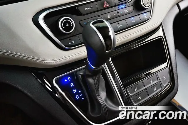 Hyundai Staria 2019 thumb 3