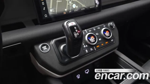 Land Rover Defender 2021 thumb 7