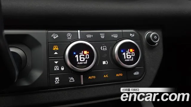 Land Rover Defender 2021 thumb 6