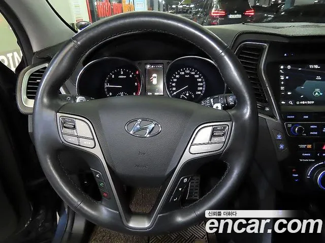 Hyundai Santafe 2017 thumb 5
