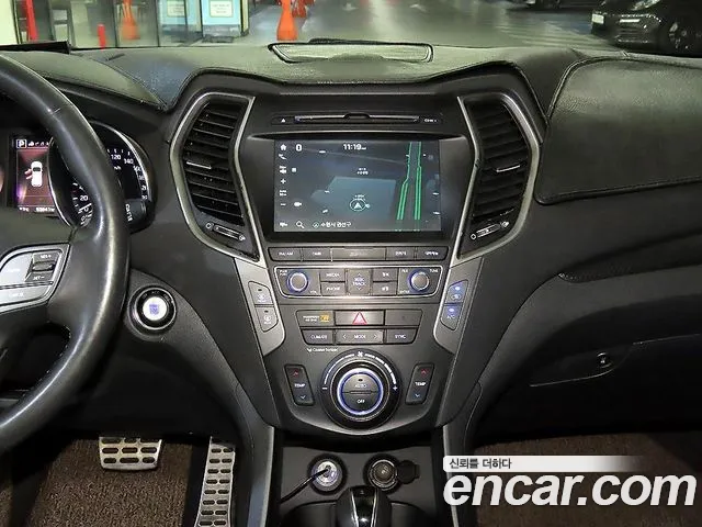 Hyundai Santafe 2017 thumb 6