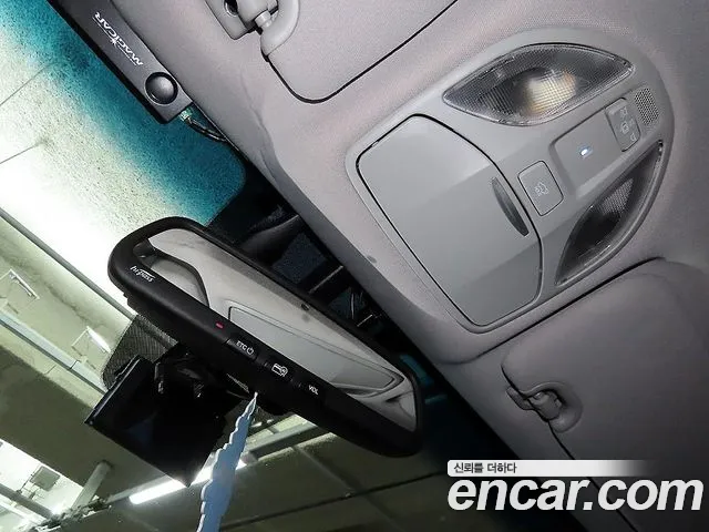 Hyundai Santafe 2017 thumb 11
