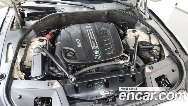 BMW 5 серии Gran Turismo 2016 thumb 11