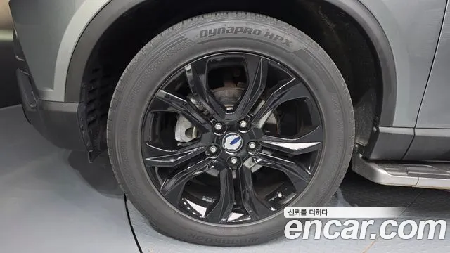 KGM Rexton 2018 thumb 12