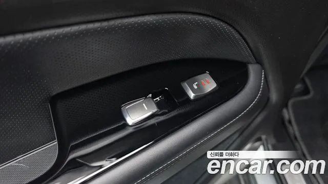 KGM Rexton 2018 thumb 6