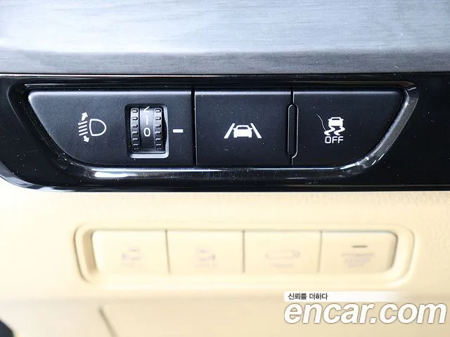 Kia Carnival 2021 thumb 8