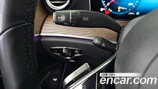 Mercedes-Benz E-Class 2020 thumb 4