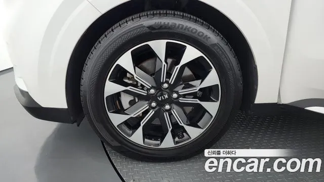 Kia Carnival 2021 thumb 4