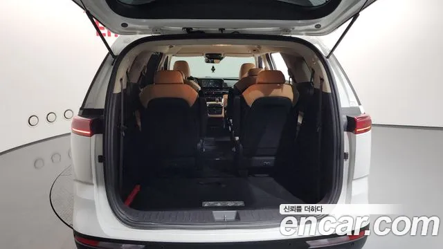 Kia Carnival 2021 thumb 8