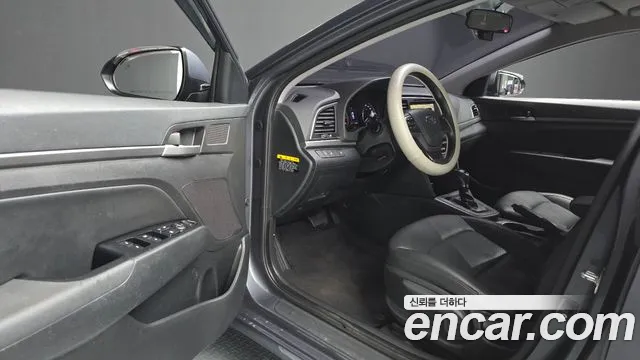 Hyundai Avante 2017 thumb 3