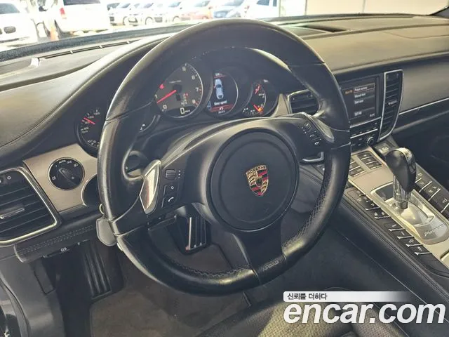 Porsche Panamera 2010 thumb 5