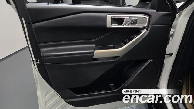 Ford Explorer 2020 thumb 6