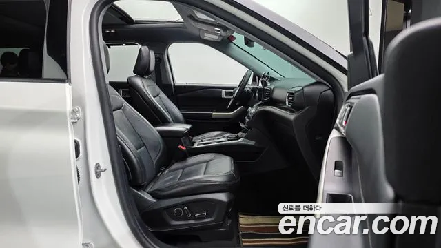 Ford Explorer 2020 thumb 4