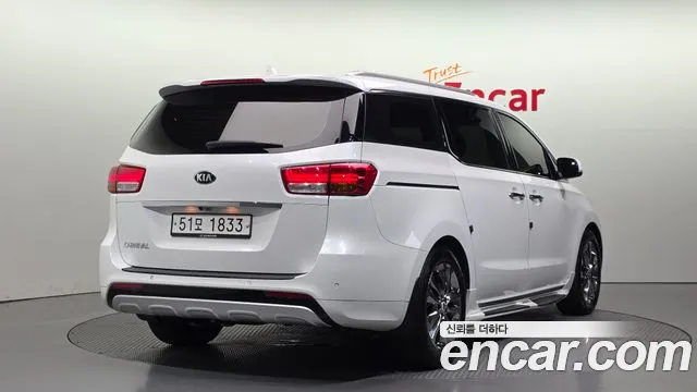 Kia Carnival 2015 thumb 6