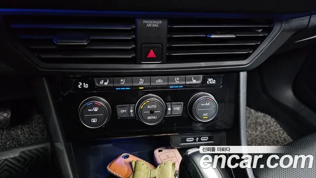 Volkswagen Jetta 2021 thumb 5