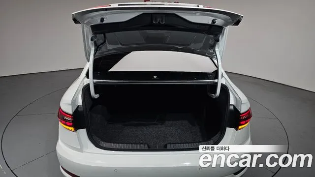 Volkswagen Jetta 2021 thumb 8