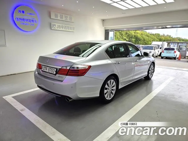 Honda Accord 2014 thumb 11
