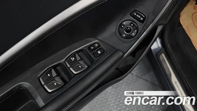 Hyundai Санта Фе 2015 thumb 6