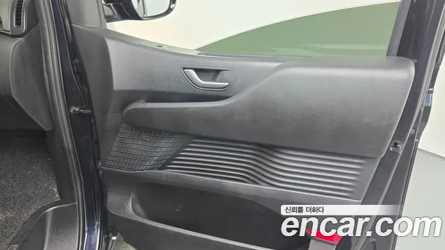 Hyundai Staria 2022 thumb 9