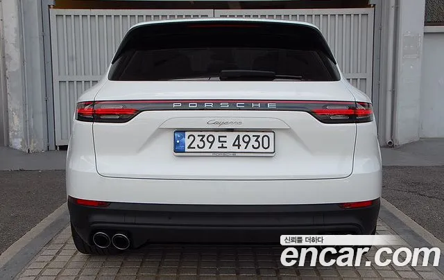 Porsche Cayenne 2023 thumb 9