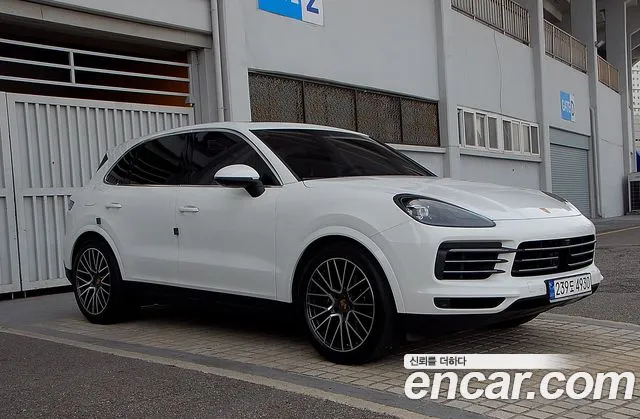 Porsche Cayenne 2023 thumb 12