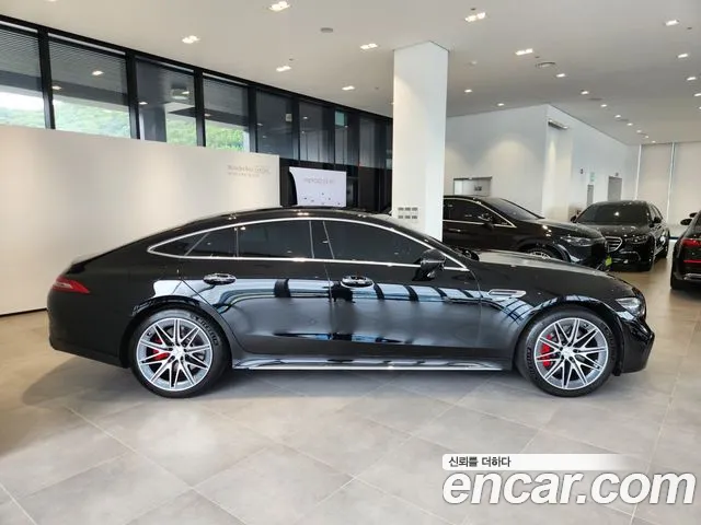Mercedes-Benz AMG GT 2025 thumb 3