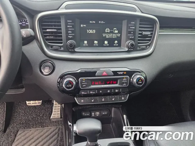 Kia Sorento 2017 thumb 11