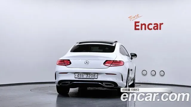 Mercedes-Benz C-Class 2019 thumb 3