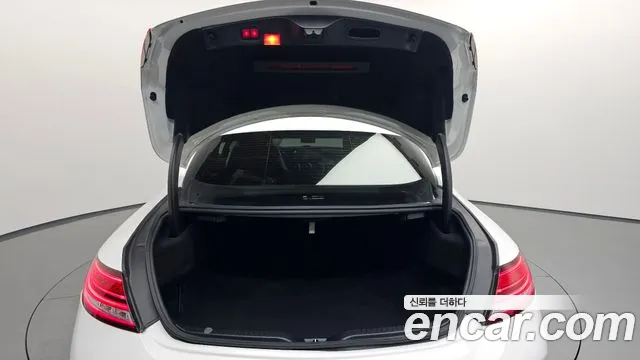 Mercedes-Benz C-Class 2019 thumb 6
