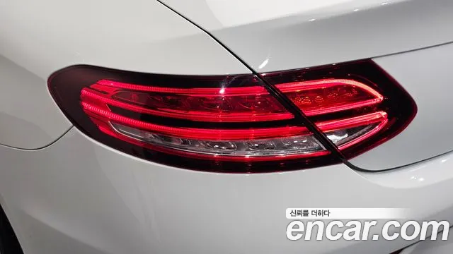 Mercedes-Benz C-Class 2019 thumb 8