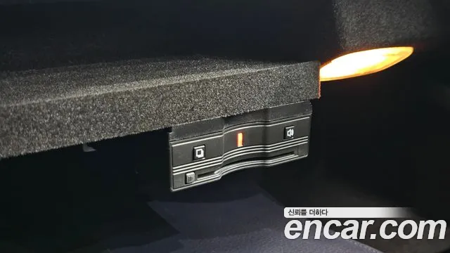 Mercedes-Benz C-Class 2019 thumb 10