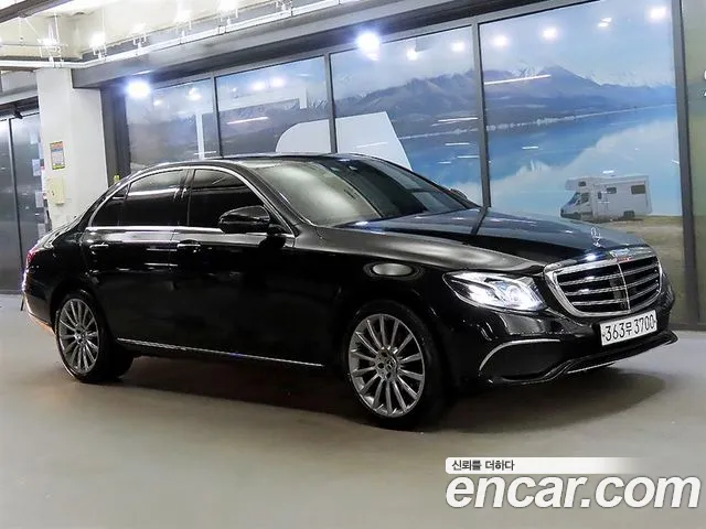 Mercedes-Benz E-Class 2020 thumb 11