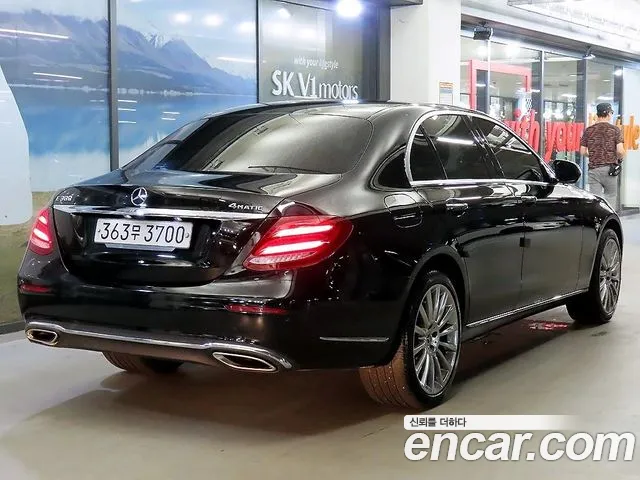 Mercedes-Benz E-Class 2020 thumb 6