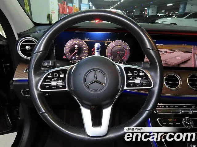 Mercedes-Benz E-Class 2020 thumb 12