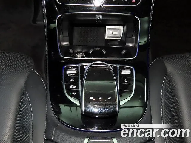 Mercedes-Benz E-Class 2020 thumb 10