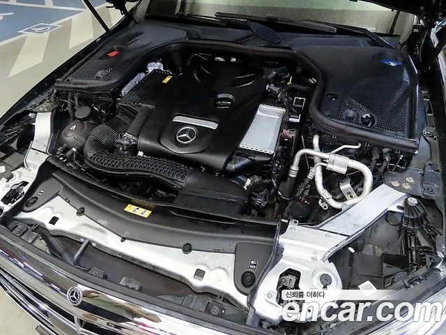 Mercedes-Benz E-Class 2020 thumb 8
