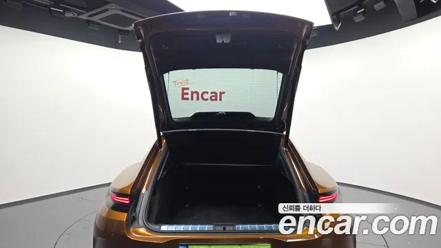 Porsche Panamera 2024 thumb 9