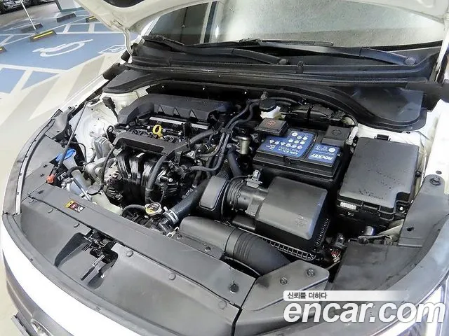 Hyundai Elantra 2020 thumb 2